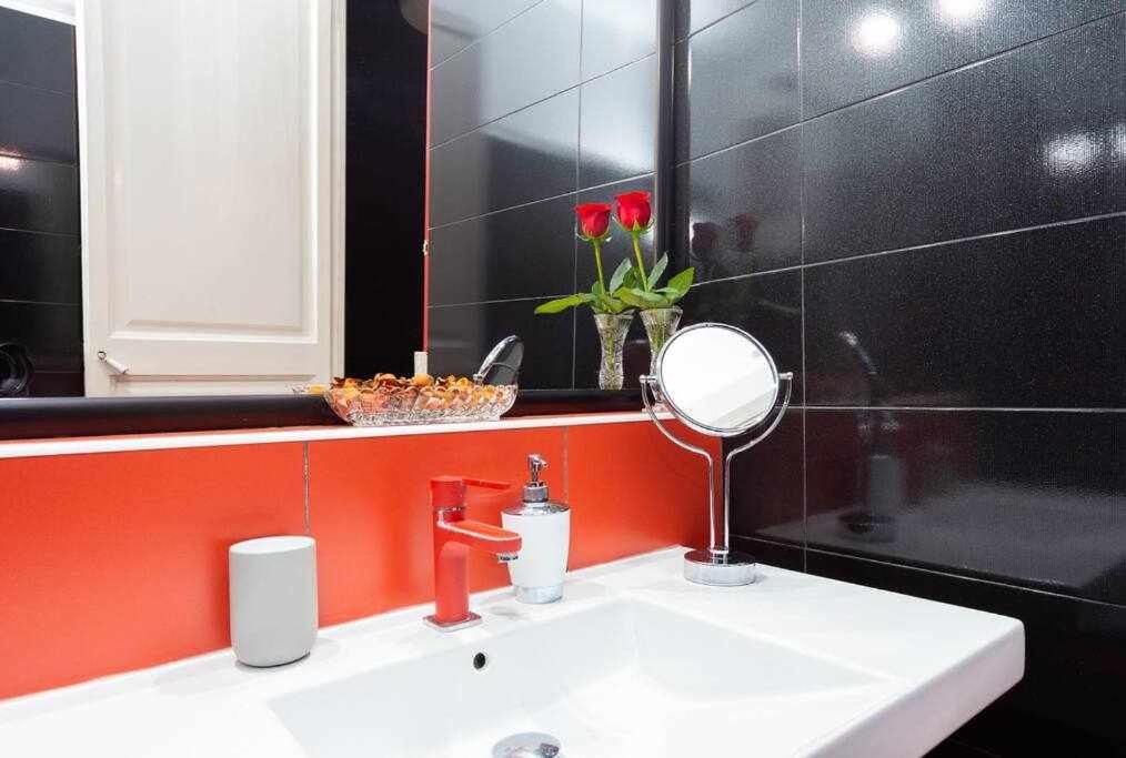 Cal Mateu 11 Huespedes Sagrada Familia Apartment Barcelona Luaran gambar