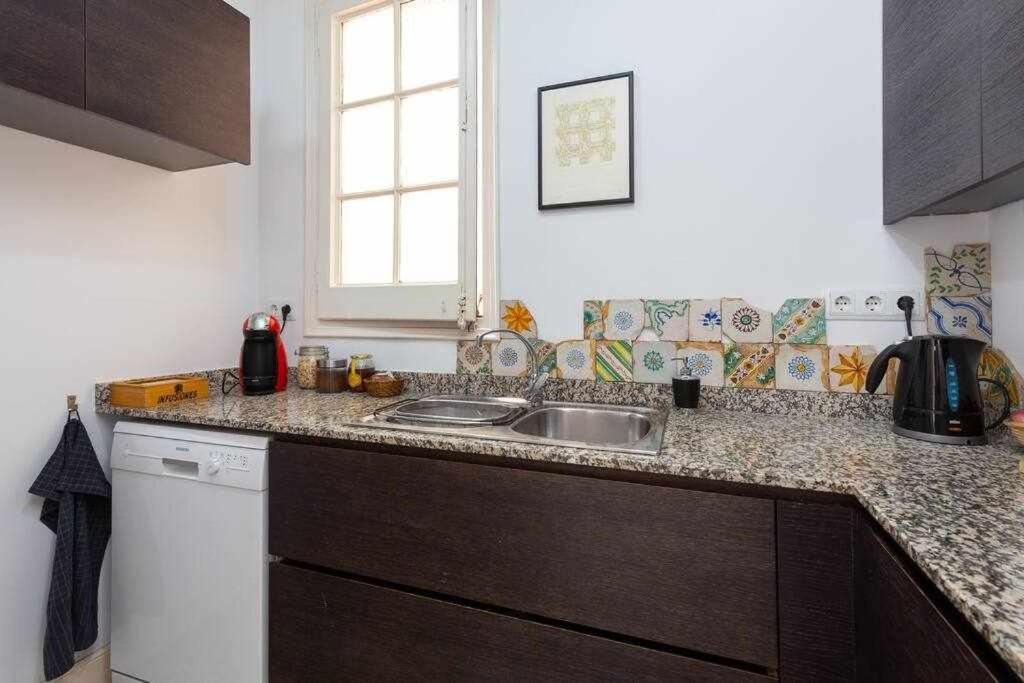 Cal Mateu 11 Huespedes Sagrada Familia Apartment Barcelona Luaran gambar