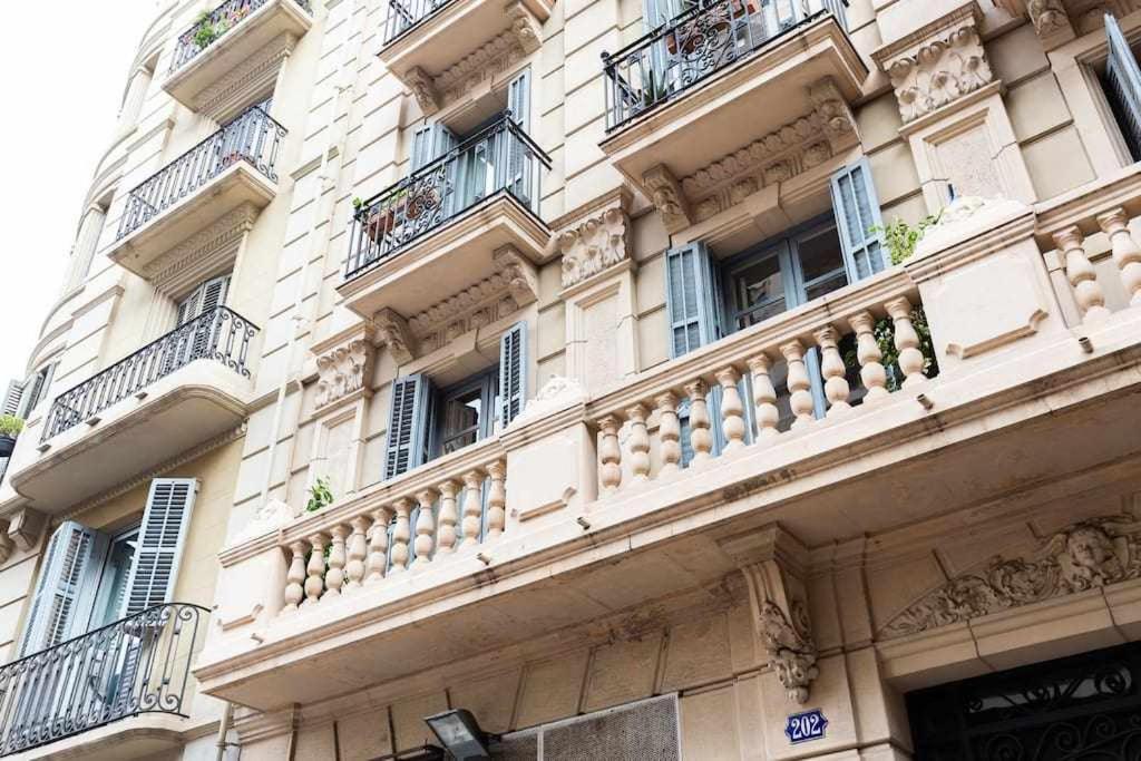 Cal Mateu 11 Huespedes Sagrada Familia Apartment Barcelona Luaran gambar